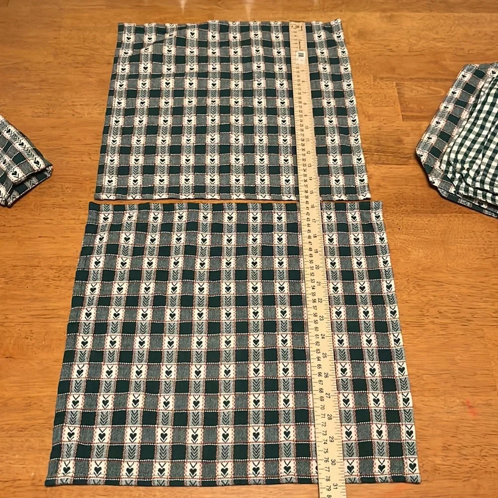 Set of 2 Handmade Cloth Reversible Placemats with 4 Coordinating Cloth Napkins